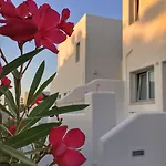 Quartano Luxury Cycladic Residence, Adults Only